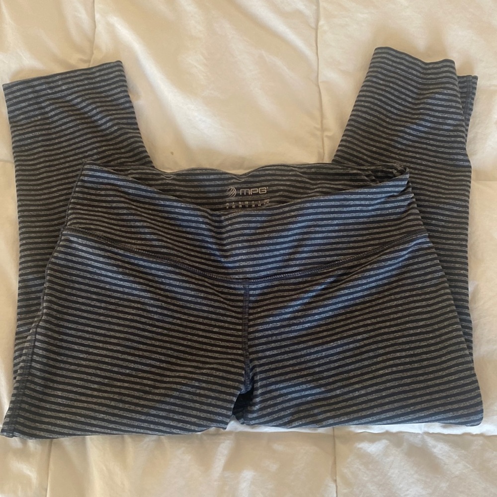 Women’s MPG Capri pants size medium